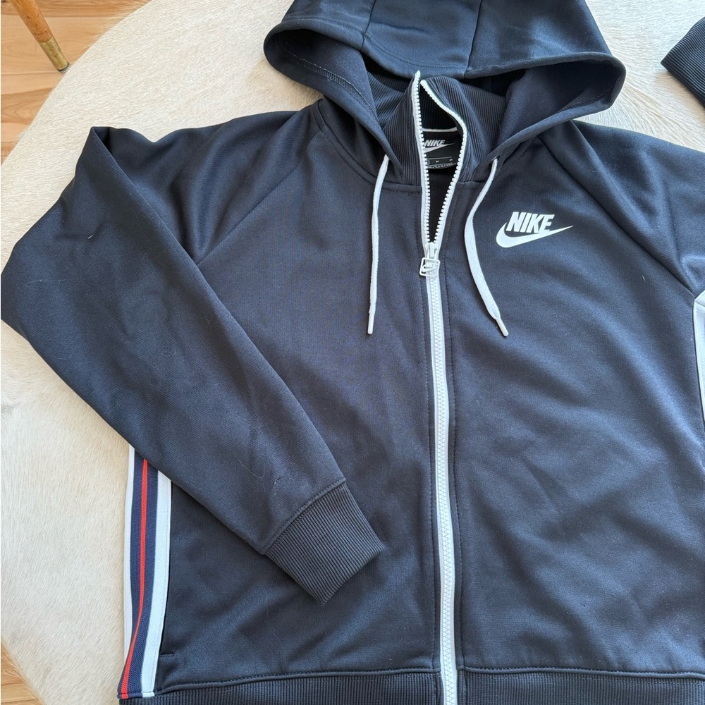 Nike Black Zip-Up with Stripe Detail - Picture 6 of 8